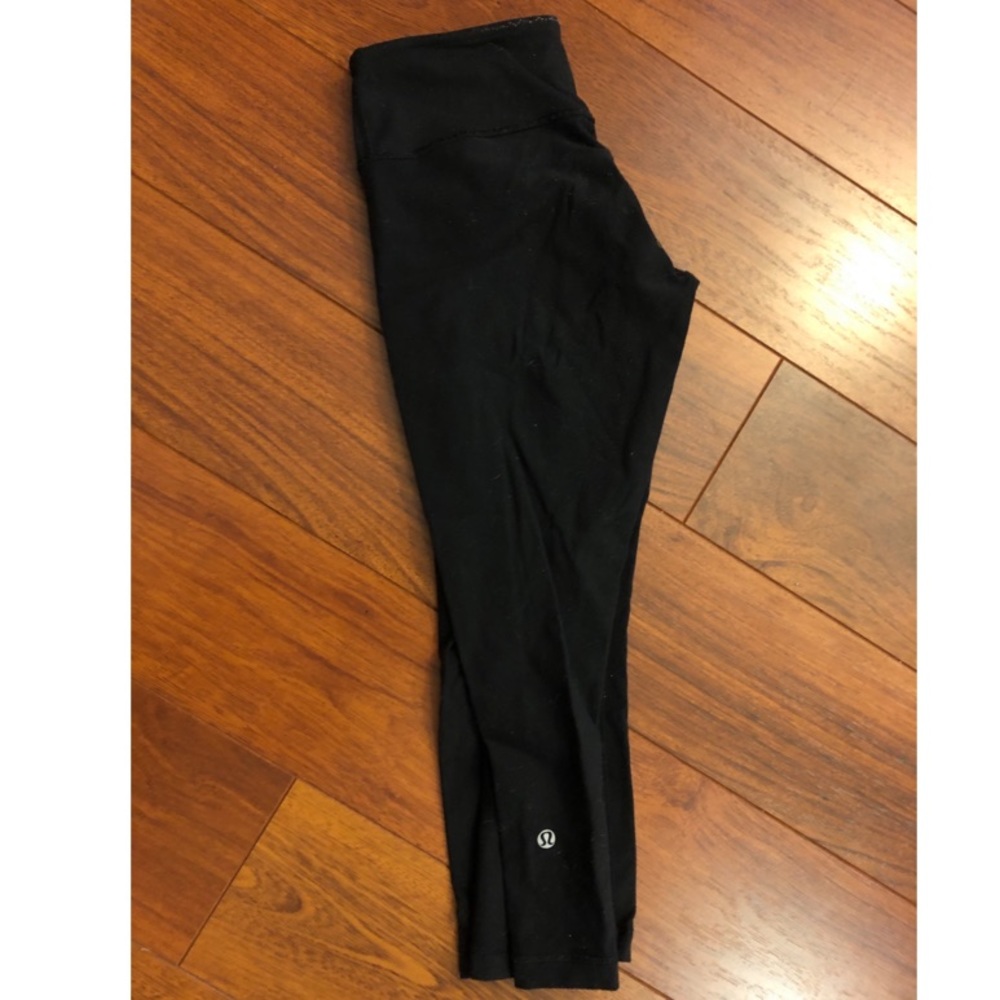 Lululemon wonder unders size 6.